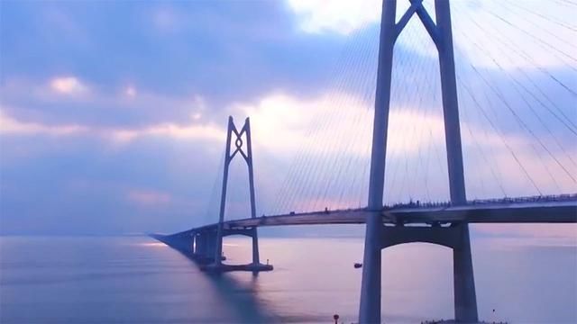 我国第一座大型悬索桥，耗资30亿建成，却成“堵车胜地”