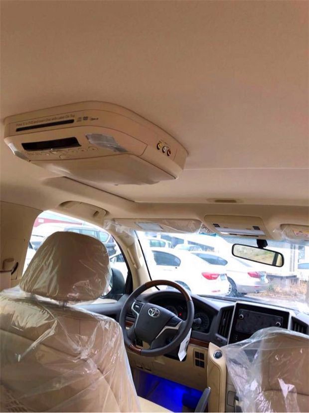 2018款中东版丰田酷路泽4000天津海关报出最