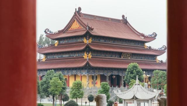 亚洲第一佛教寺庙，建筑规格堪比故宫，在国内却鲜为人知