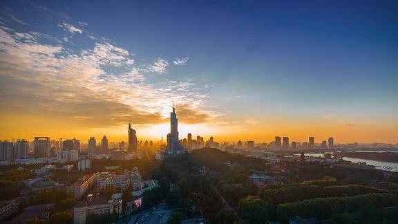 中国最有希望晋级一线的2个城市：1个公认强大，1个却被小看