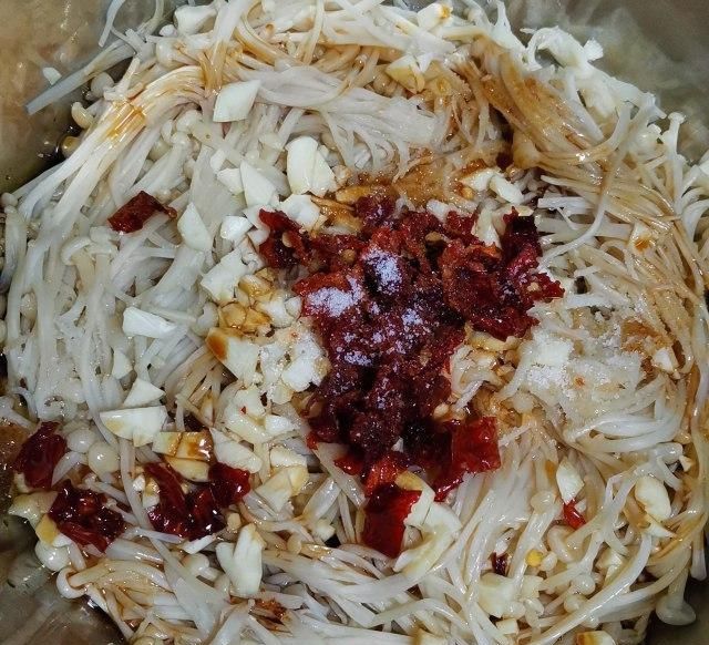  「金针菇」香辣金针菇，香辣过瘾，好吃不腻