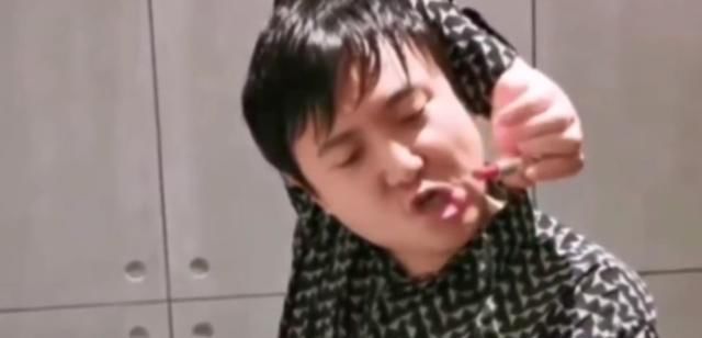  高下■沈腾学关晓彤反手涂口红被群嘲，直到孙俪“出手”，王者高下立判