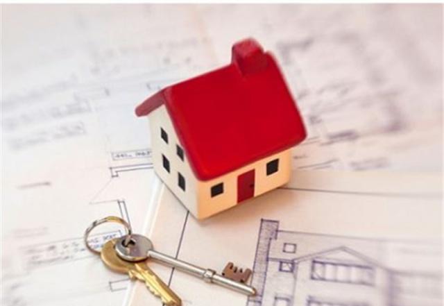 农村人先买车还是先买房？村民：当年选错了，现在后悔的不行！