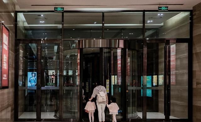 谢娜@谢娜坦言不让公婆带娃，她的目的是？