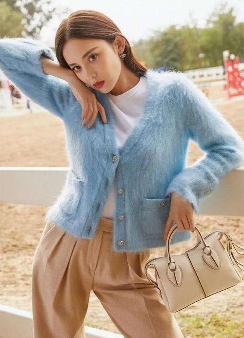  『厚重』快把你的厚重外套“断舍离”吧，开春只要这4件就足够了，又美又飒