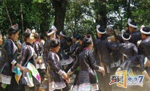 中国最后的枪手部落,随身携带枪支,还得到公安局许可!