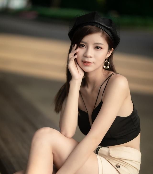 【美女】街拍:穿着知性优雅的美女,清丽婉约,美得不可方物