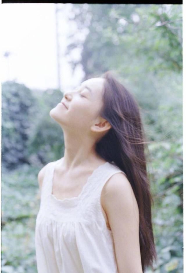 这姑娘现在越来越美了，这就是女大十八变的魔力？脱离长残的魔咒