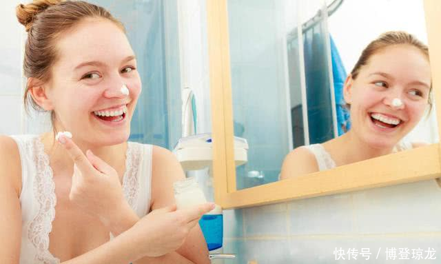  『皮肤表面』防晒霜和隔离霜到底先涂哪个？多数人都涂错了，怪不得皮肤黑