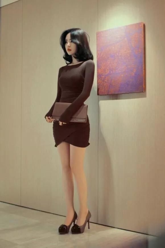  【抹胸】高跟鞋搭配抹胸裙，秀出女性的魅力时尚