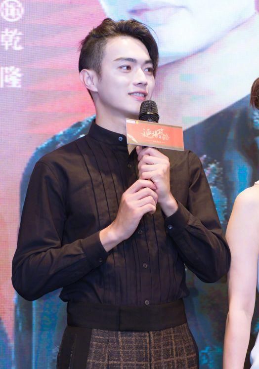 一周造型红黑榜:贵妇品牌香奈儿和普通家居品牌对战，谁输谁赢?