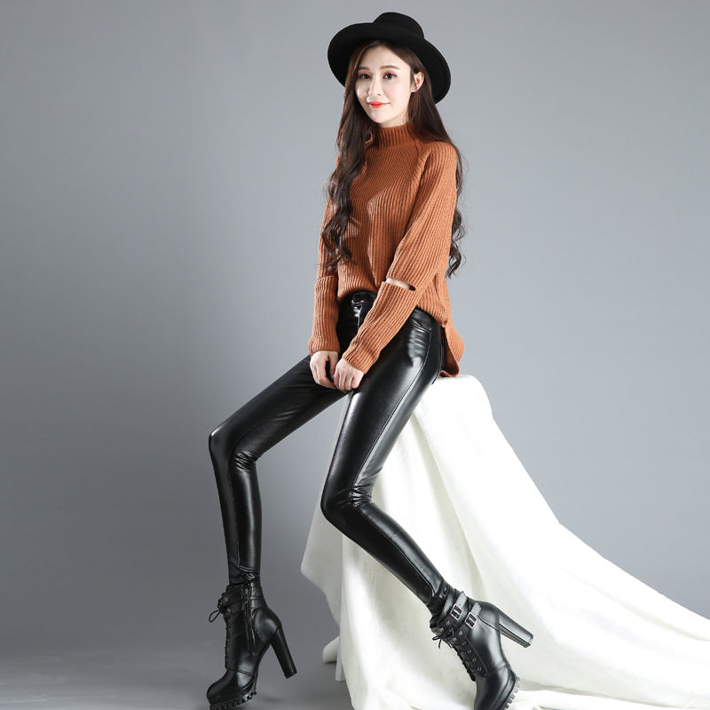 姑娘，你的打底裤过时了，今秋流行这样穿，连背影都美爆了