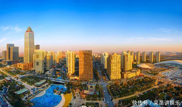 江苏发展最快港城,坐拥巨大优势地利,建市34年就成为了二线城市