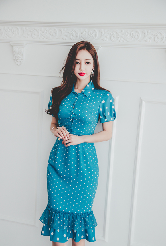 女神孙允珠，琉璃湖泊藻蓝斑点花褶鱼尾裙