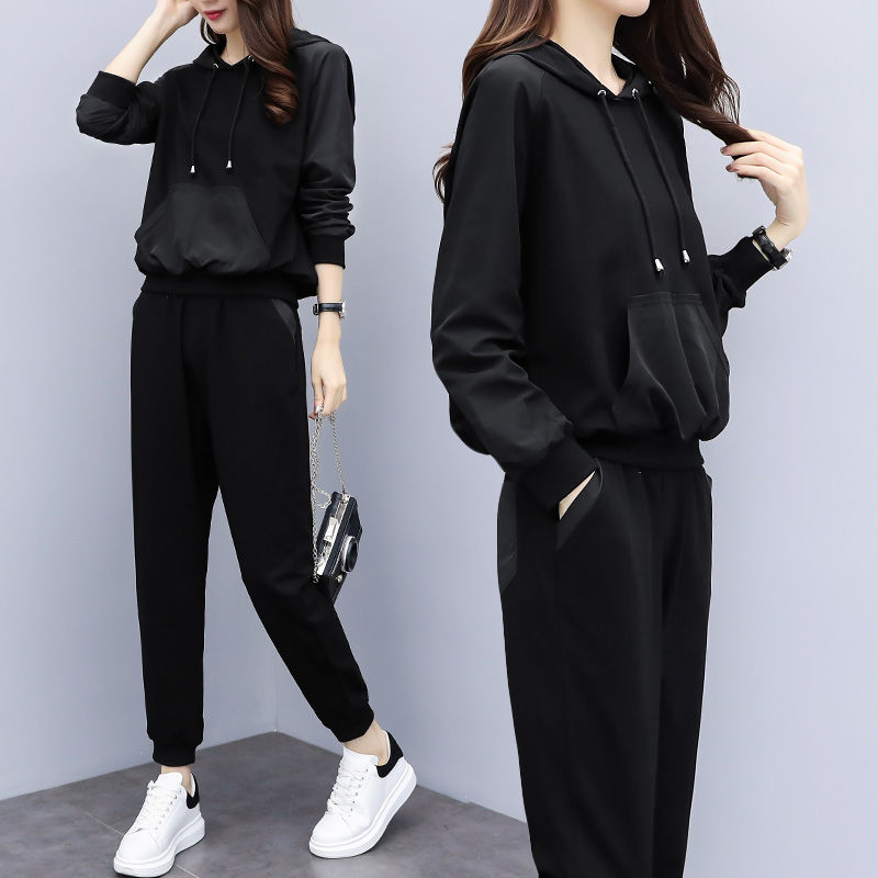 刚入秋，还不至于穿毛衣!现流行的“洋气套装”，保暖超美嫩