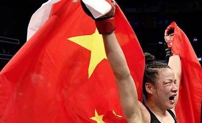  「回应」凌晨3点，张伟丽让1500人点赞！太极大师眼睛没消肿，又被她打脸
