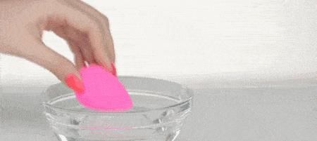  『梦里弥漫着』美妆蛋吃粉不匀难上妆？正确的使用方法看这篇