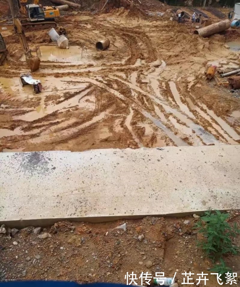  小区|柳州一楼盘施工，隔壁小区地裂楼沉遭居民质疑，相关部门这