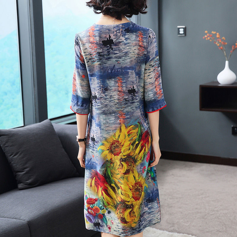 秋风习习，少穿短裤，70后老婆偷偷穿上秋裙，竟美的让人着迷