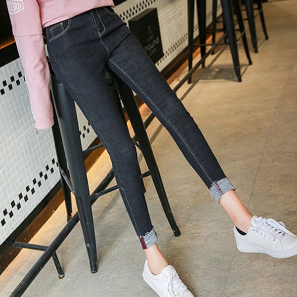 天啊!36岁小姨穿上这打底裤，如此迷人显瘦，简直不敢相信