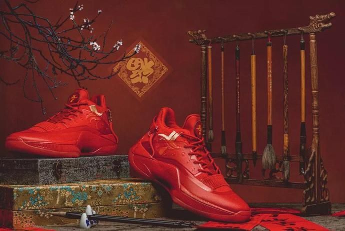 郭艾伦cba全明星球鞋