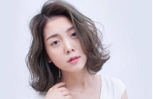 『女生』长脸女孩有无刘海发型大PK，最美女生删刘海，也能貌美依旧