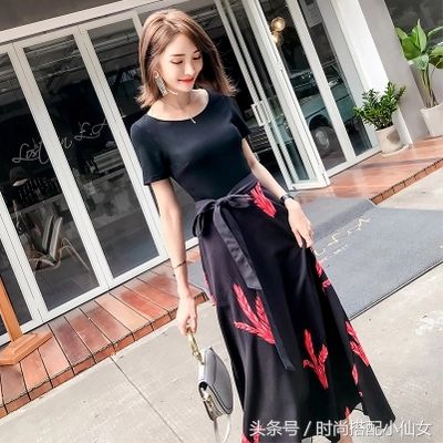 女人如果到了35岁，多穿“高档裙”，配高跟鞋、凉鞋，端庄优雅