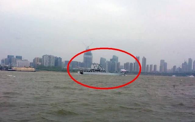 不要脸,中国电磁炮进行海上实验,美国却在唱衰