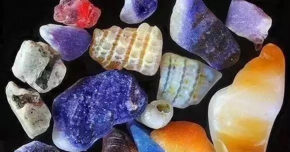 普通沙子放大300倍后是怎么样的?美丽的让人怀疑!