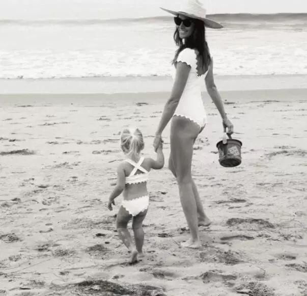 性感的泳衣才是这个夏天的标配