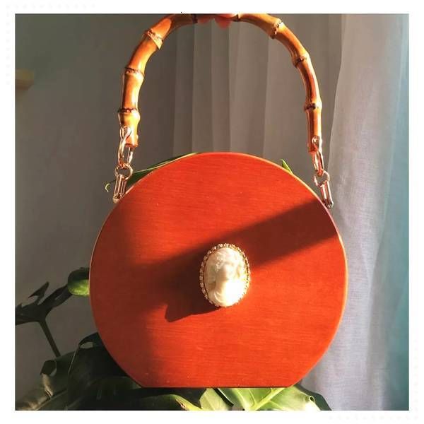 懒美人出门必备，25款凹造型小包包了解下!