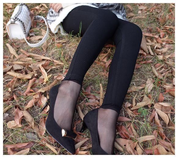 俏丽的尖头高跟鞋,显现出秀美的美腿,尽显小女人魅力!