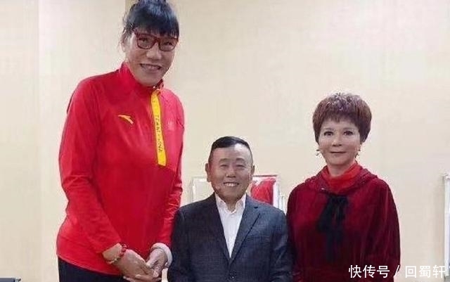  『粉丝』潘长江不认识李现、肖战，粉丝很宽容，网友却称认识就不正常了