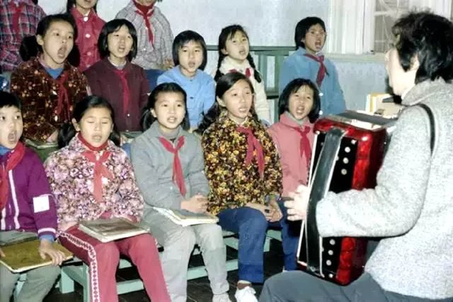 35年前的老照片记录下二十世纪八十年代的中国