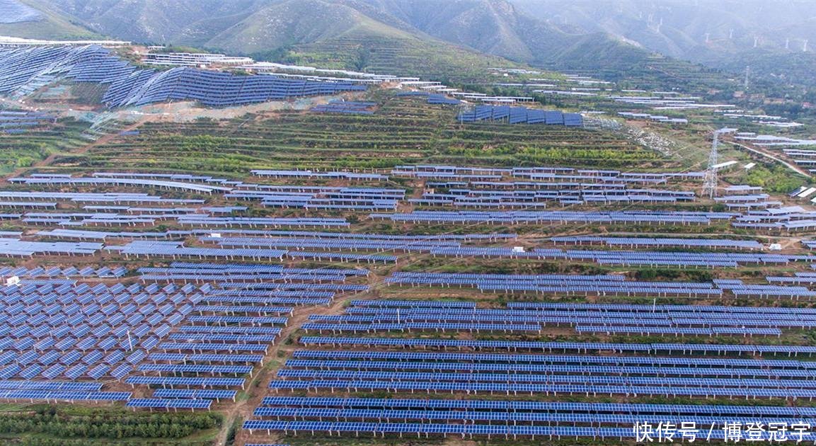  绵延：全球最大光伏电站，耗资88亿，绵延40公里全是光伏板！