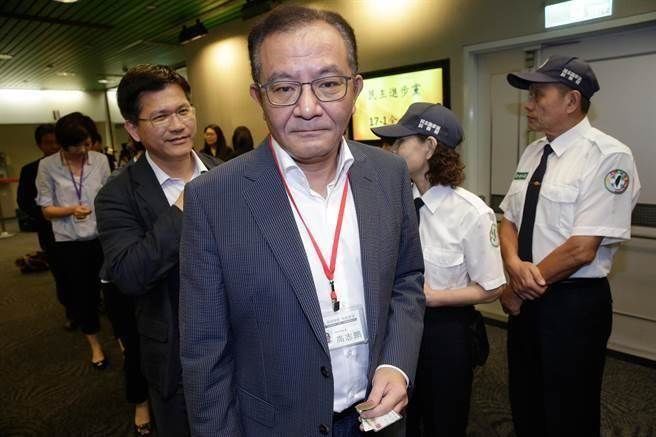 议长落空＂立委＂资格被取消 台媒体人:绿营寒流一波接一波