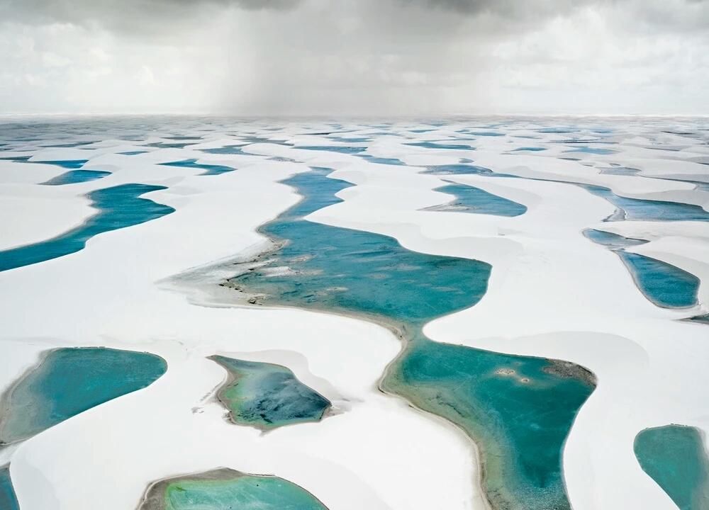 世界上最神奇的沙漠，水比沙多，可以在沙漠里游泳