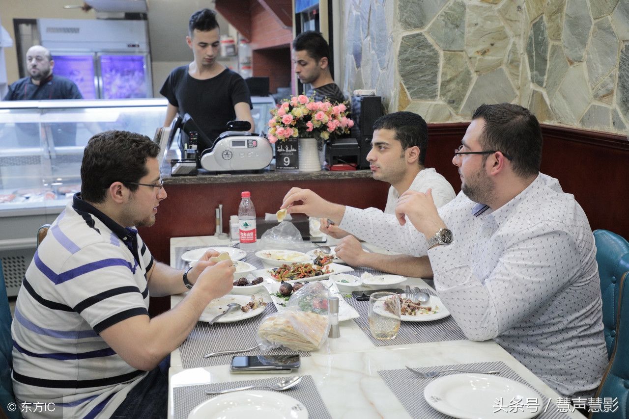 叙利亚小伙做淘宝模特日赚5000元,梦想买100