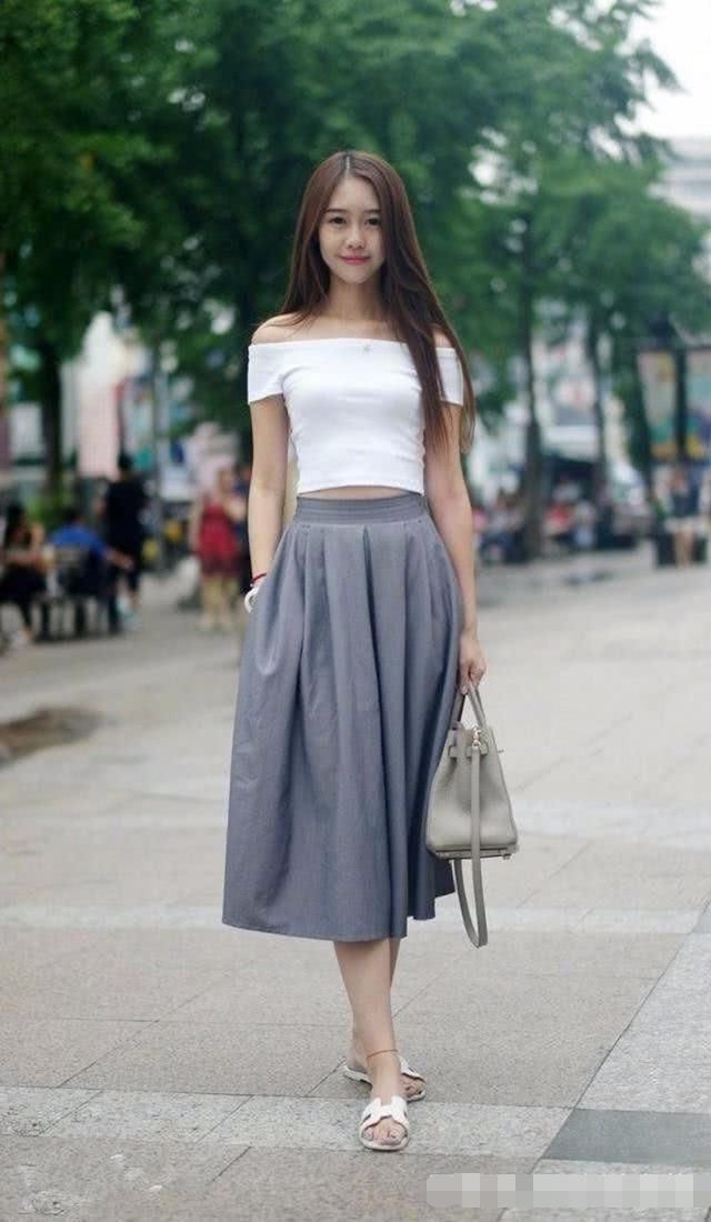 三伏天的夏天，白色是一种腔调！一种让人无法抗拒的腔调！