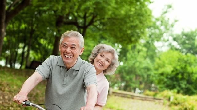  「社会保险」自费缴社保，国家每年补你六千块！你还不知道？