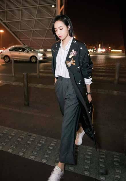 性感又撩人的睡衣风 怎么穿不被秒成渣