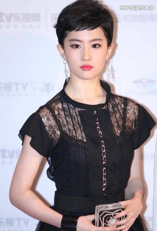 长得美就可以不顾发型?赵丽颖非主流，一人好似一月没洗头!