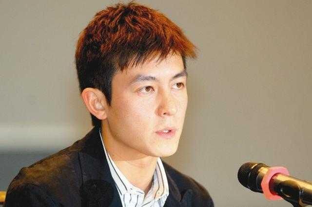 陈冠希发文问自己是好人还是坏人，网友的回复吓人的一致