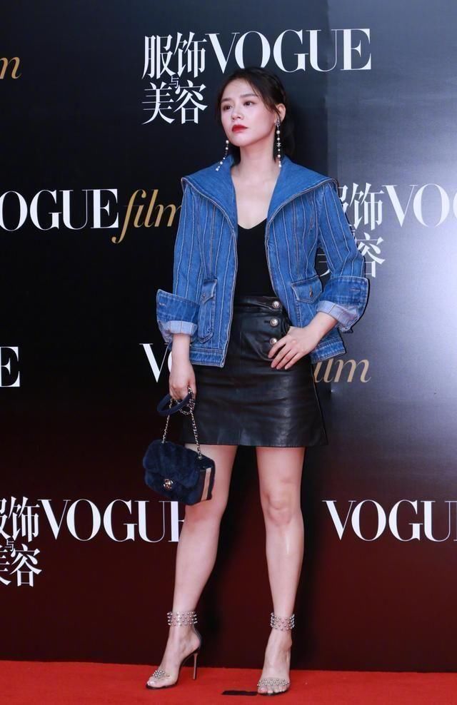 说马思纯是穿衣“反面教材”都不夸张，硬把格纹裤穿变味了！