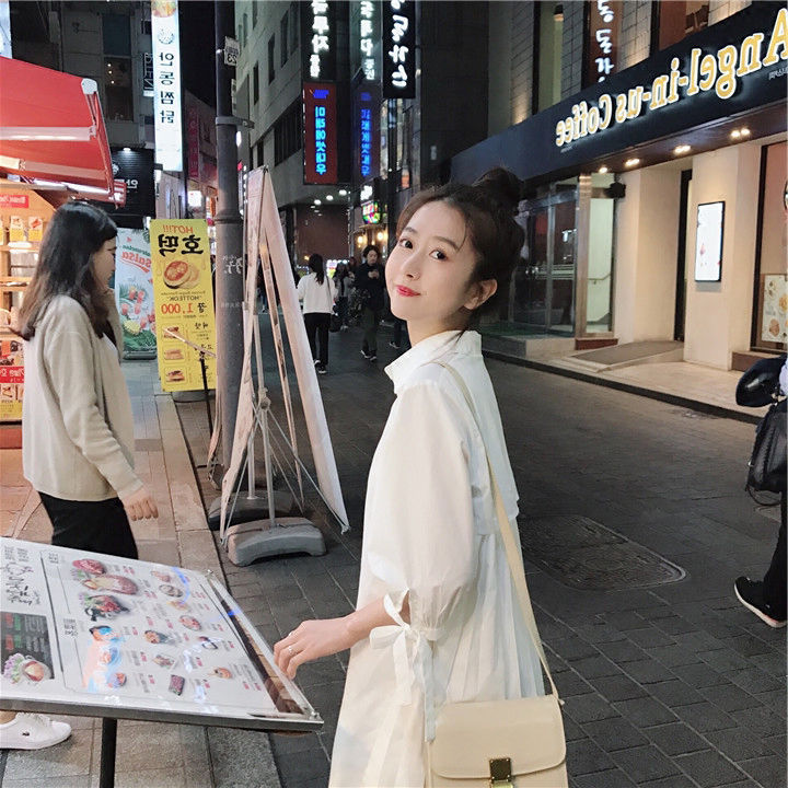 大衣+打底裤早过时了，现在流行这么穿，是不是眼前一亮?