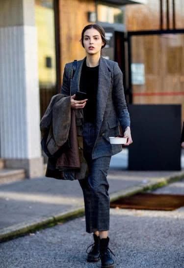 「腿长」小个子如何穿衣“显高”?这4种方法更有效,显高显瘦显腿长!