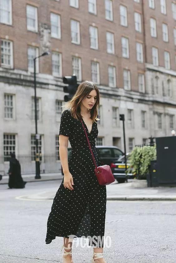 巧穿搭｜这条裙子太魔性，穿上显瘦显高还温柔