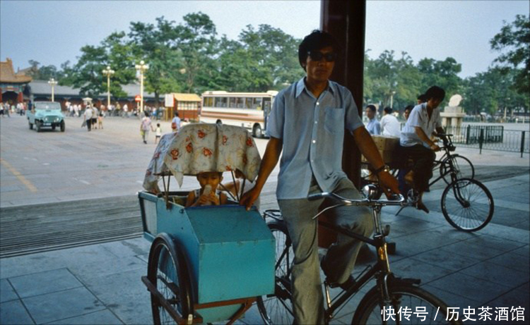 一组老照片带你看看80年代的“北上广”，街道上只有很少车辆