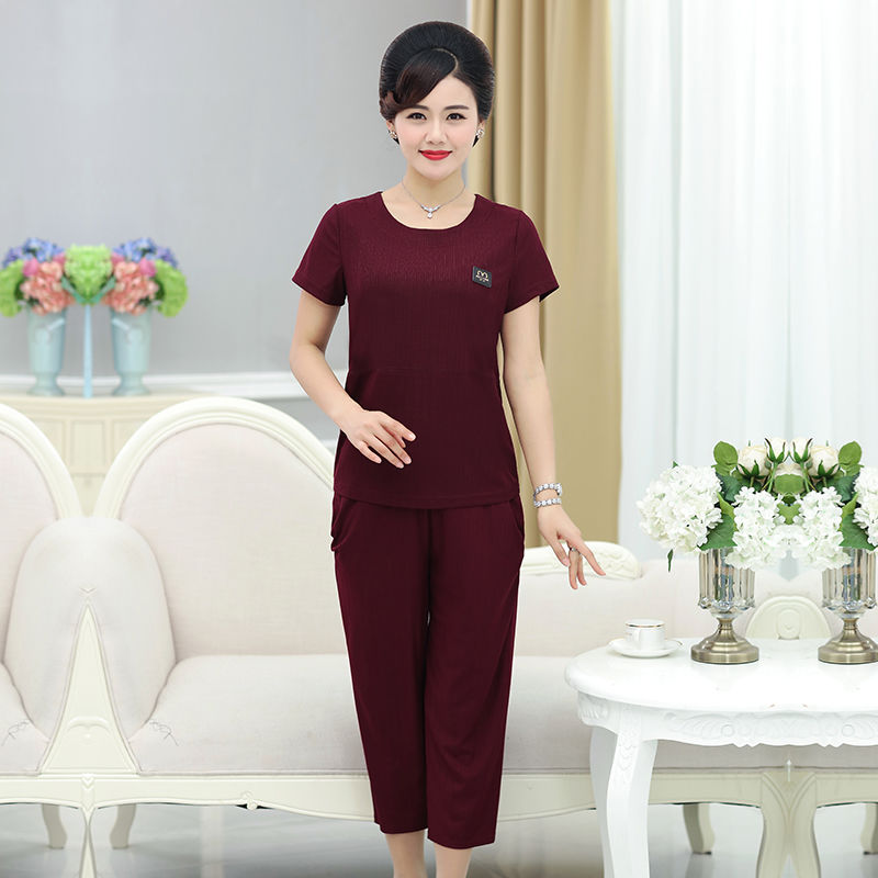 若你是60后女人，学学下图这样穿，才知道什么才是女人味