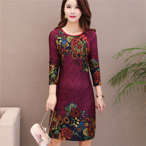 有一种美叫“旗袍”，立秋已到，42岁老婆穿旗袍，简直美若天仙